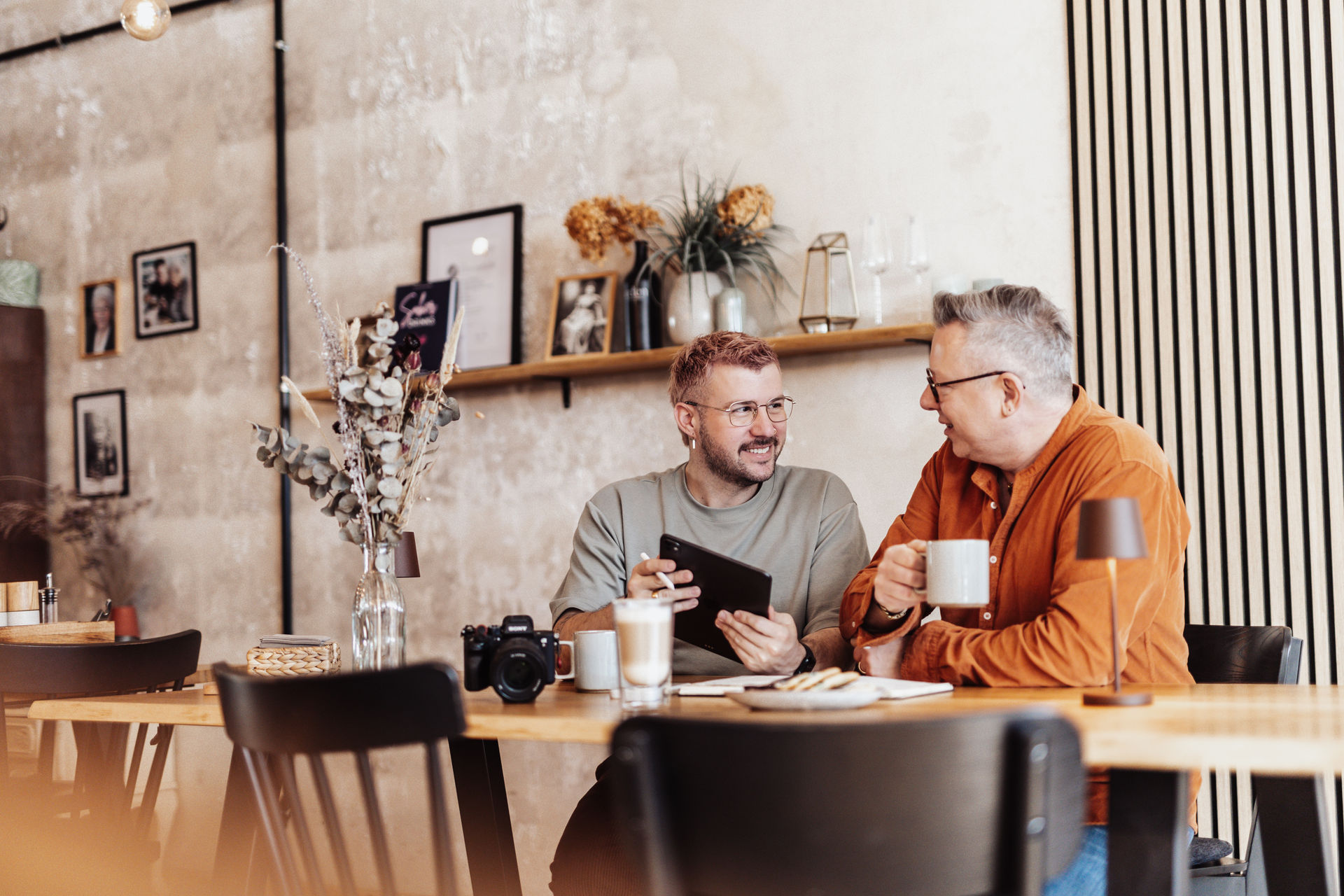 sascha und torsten von oma lore kreativagentur köln – content creator team