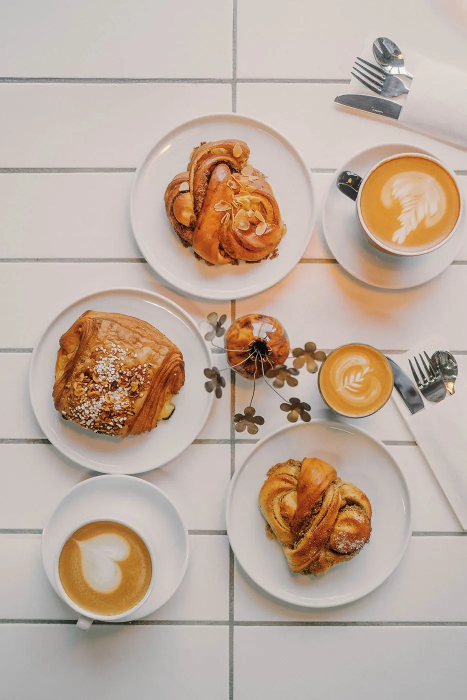 Zimtschnecken und Kaffee an Dänemarks Nordwestküste